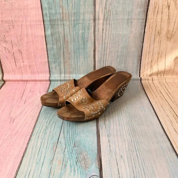 Vintage wooden studded open toe slip on heeled sandals - Picture 1 of 14